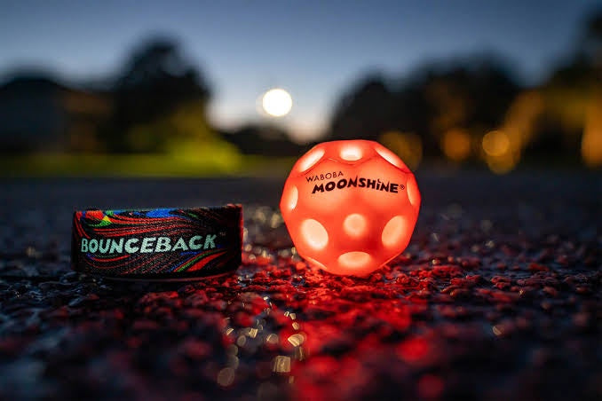 LED Bounceback Returning Moon Ball